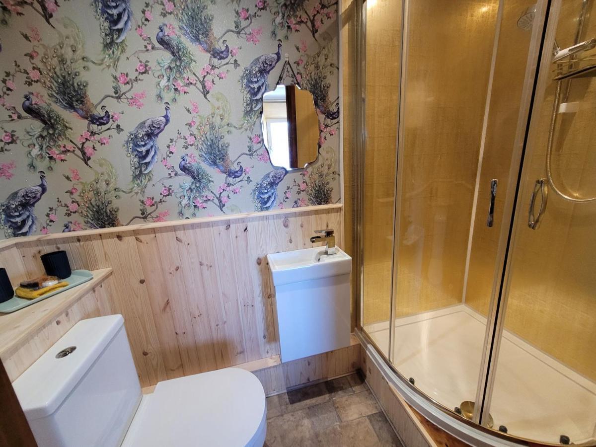 Farmhouse B&B Family Stay Or Romantic Break, On Our Smallholding Close To Narberth Esterno foto